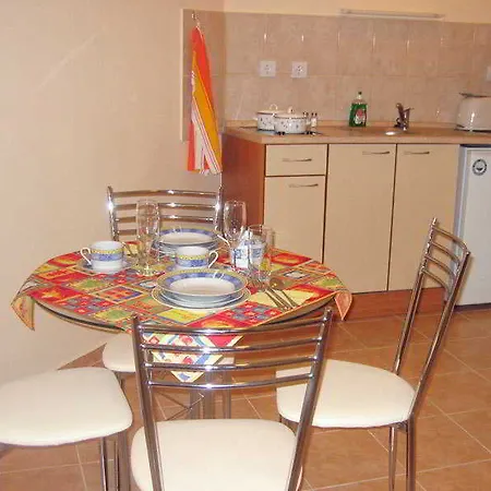 Hotel de apartamente Persey Flora