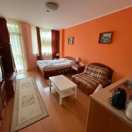 Persey Flora 3* Boroveț