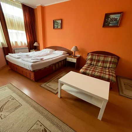 Lejlighedshotel Persey Flora Borovets