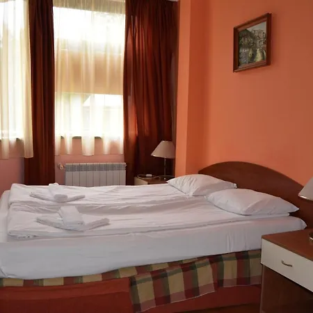 Hotel de apartamente Persey Flora