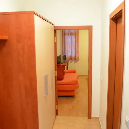 Hotel de apartamente Persey Flora 3*