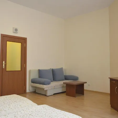 Persey Flora Hotel de apartamente 3*