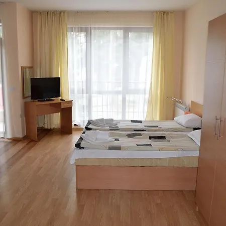 Persey Flora Hotel de apartamente 3*