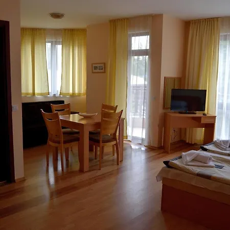 Persey Flora 3* Boroveț