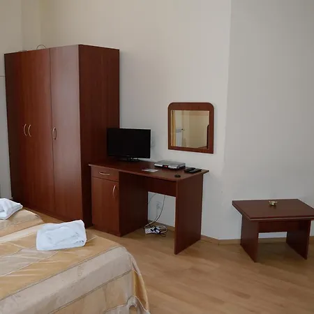 Lejlighedshotel Persey Flora 3*