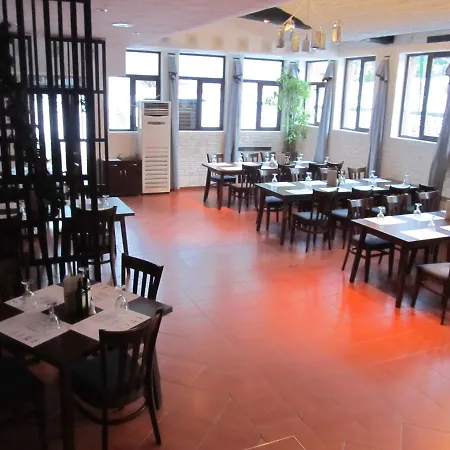 Persey Flora Apartmanhotel