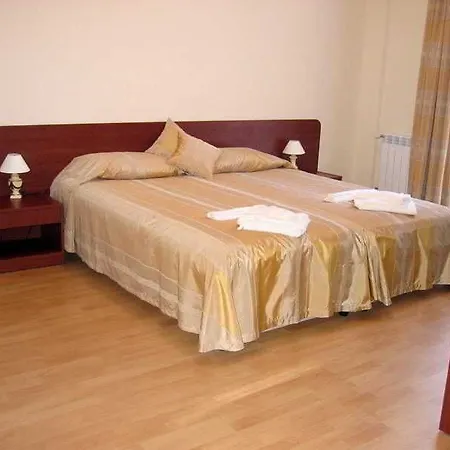 Persey Flora Boroveț