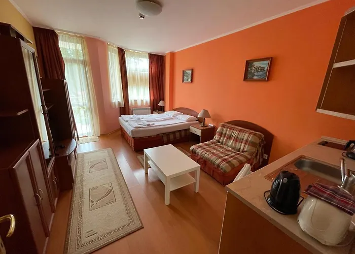 Persey Flora 3* Borowec