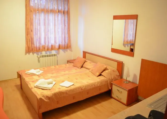 Persey Flora Borowec