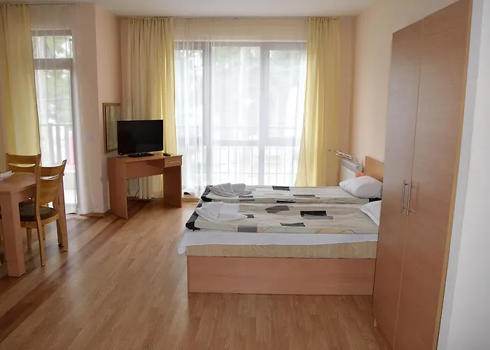 Persey Flora Hotel apartamentowy 3*