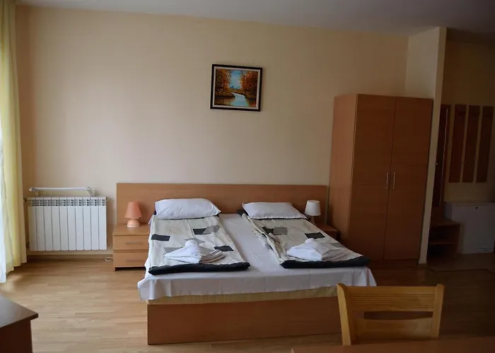 Persey Flora Hotel apartamentowy Borowec