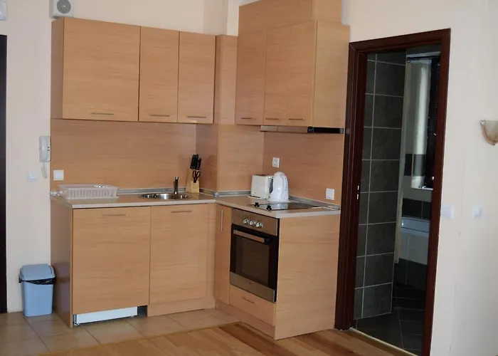 Persey Flora 3* Borowec